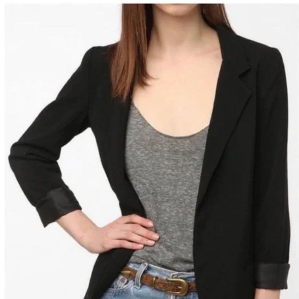 Silence and Noise Women’s Black Short Waisted Blazer Jacket Size X Small
